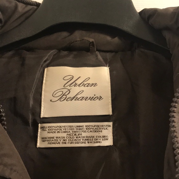 Faux Fur Vest - Picture 2 of 4